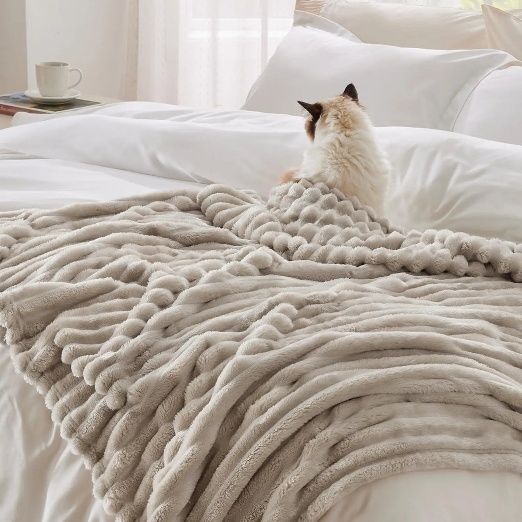 Larger Size 270*230 CM(108*92 Inch)Fleece 3S Quick Warm Blanket For Couch - Super Soft Cozy Blankets For Women, All Season Self Warm Blanket
